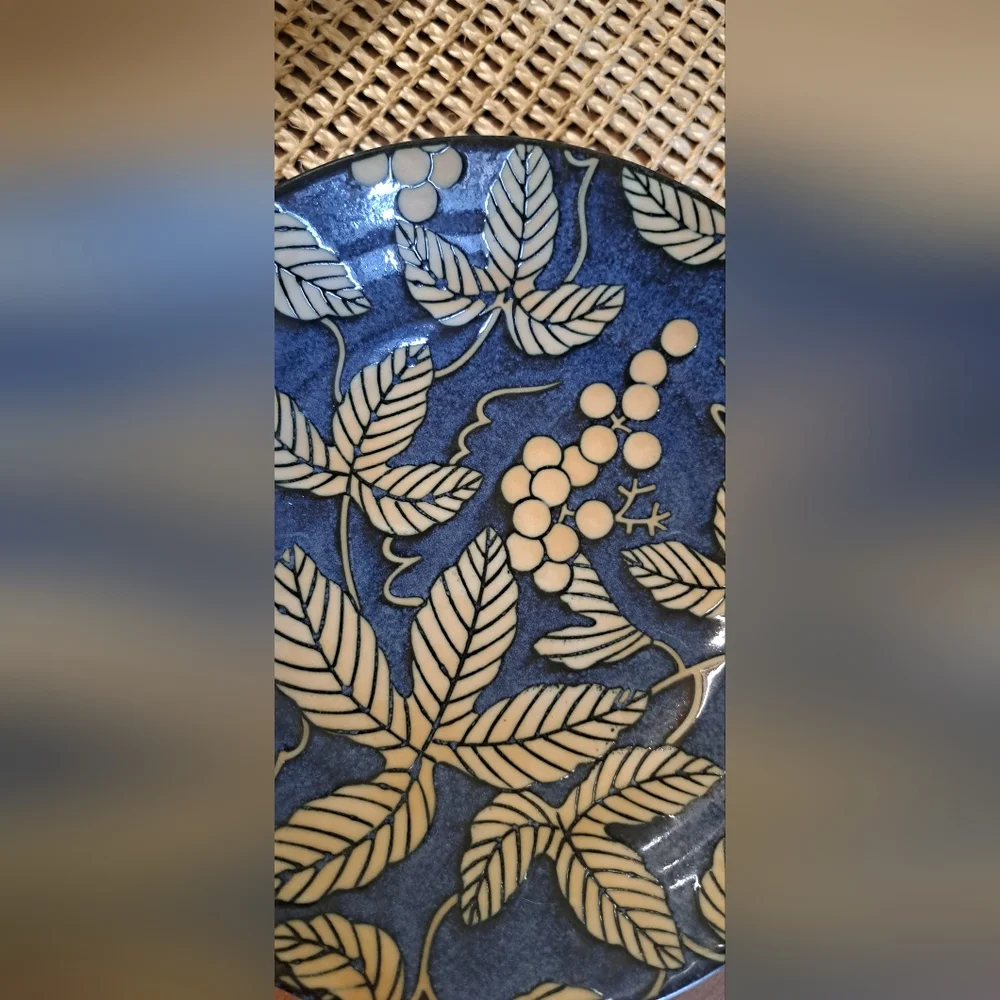 Sousaku Japan Pottery In Relief Dark Cobalt Blue Pasta Bowl Tan Leaves Set Of 4